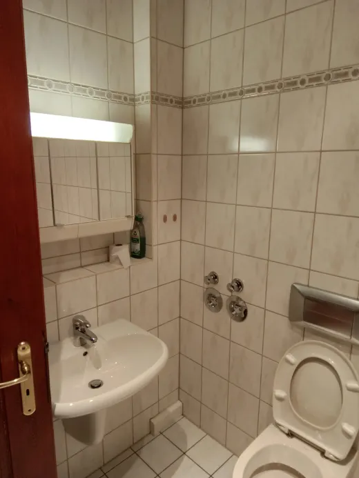 Teilmöblierte Wohnung im Erdgeschoss